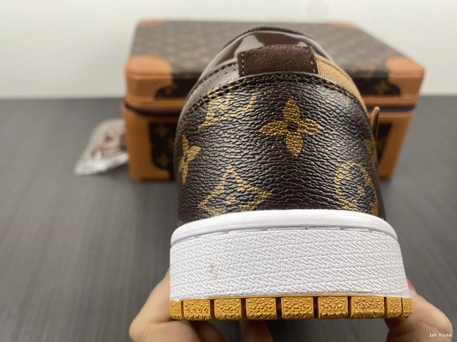 X LWE OWT JORDAN MENS CUSTOMS AIR AQ0818-203 X 1 0227